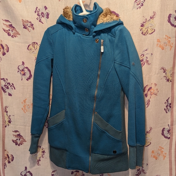 Three Stones Coat - Fleece & Faux Fur - Picture 8 of 10